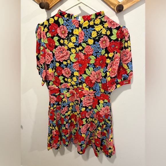 NWOT- BISCUIT FLORAL DRESS - Size M - Picture 7 of 8